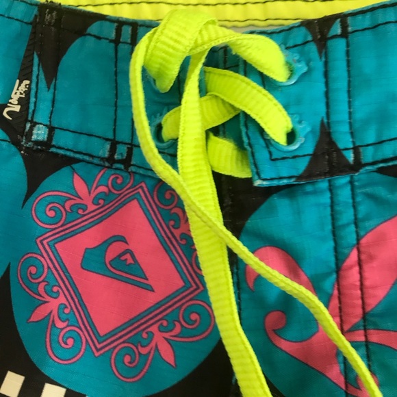 Men’s Quicksilver Board Shorts - Picture 4 of 6